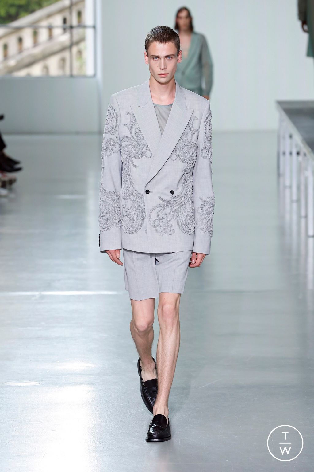 Fashion Week Paris Spring/Summer 2025 look 2 de la collection TAAKK menswear
