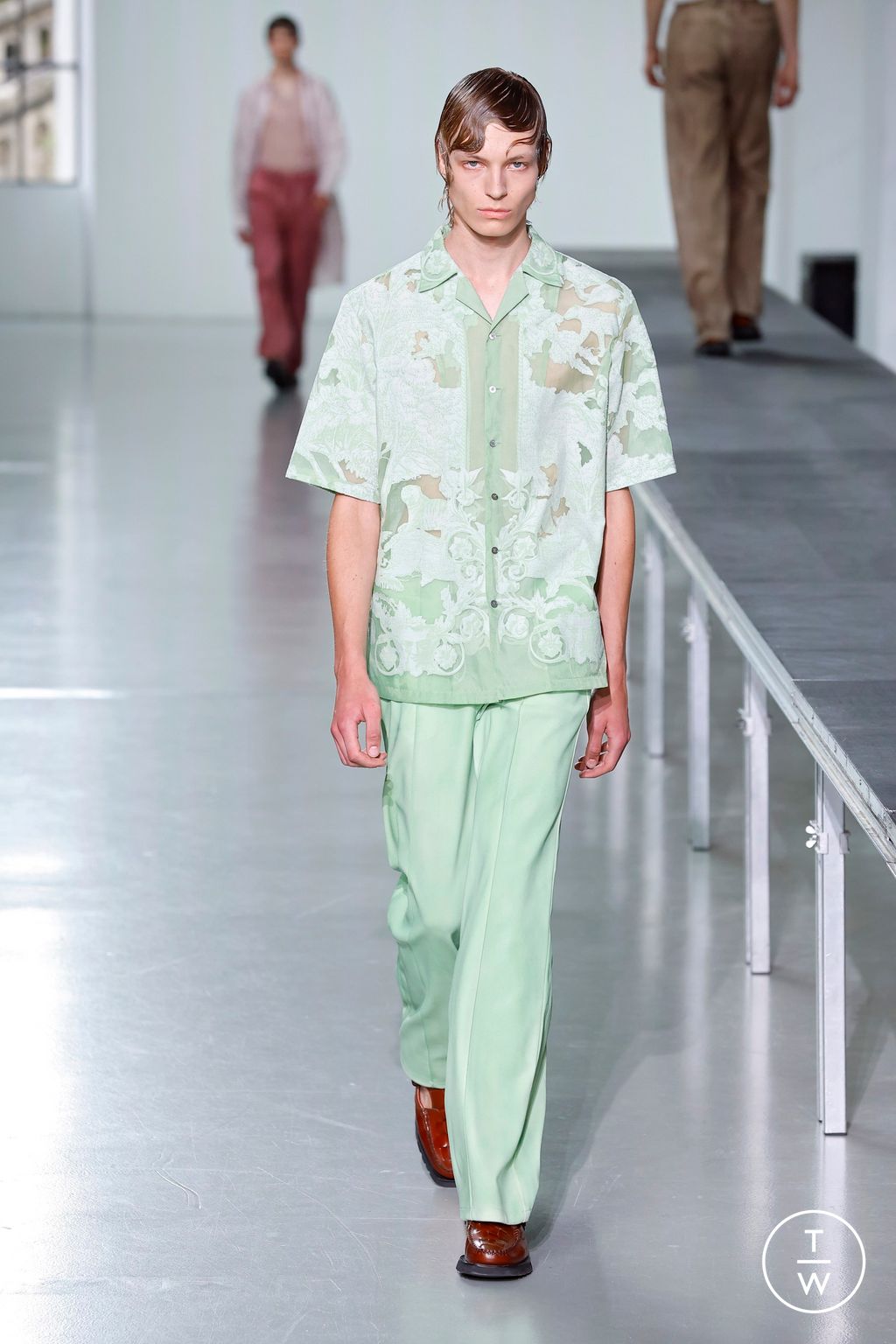 Fashion Week Paris Spring-Summer 2025 look 20 from the TAAKK collection 男装