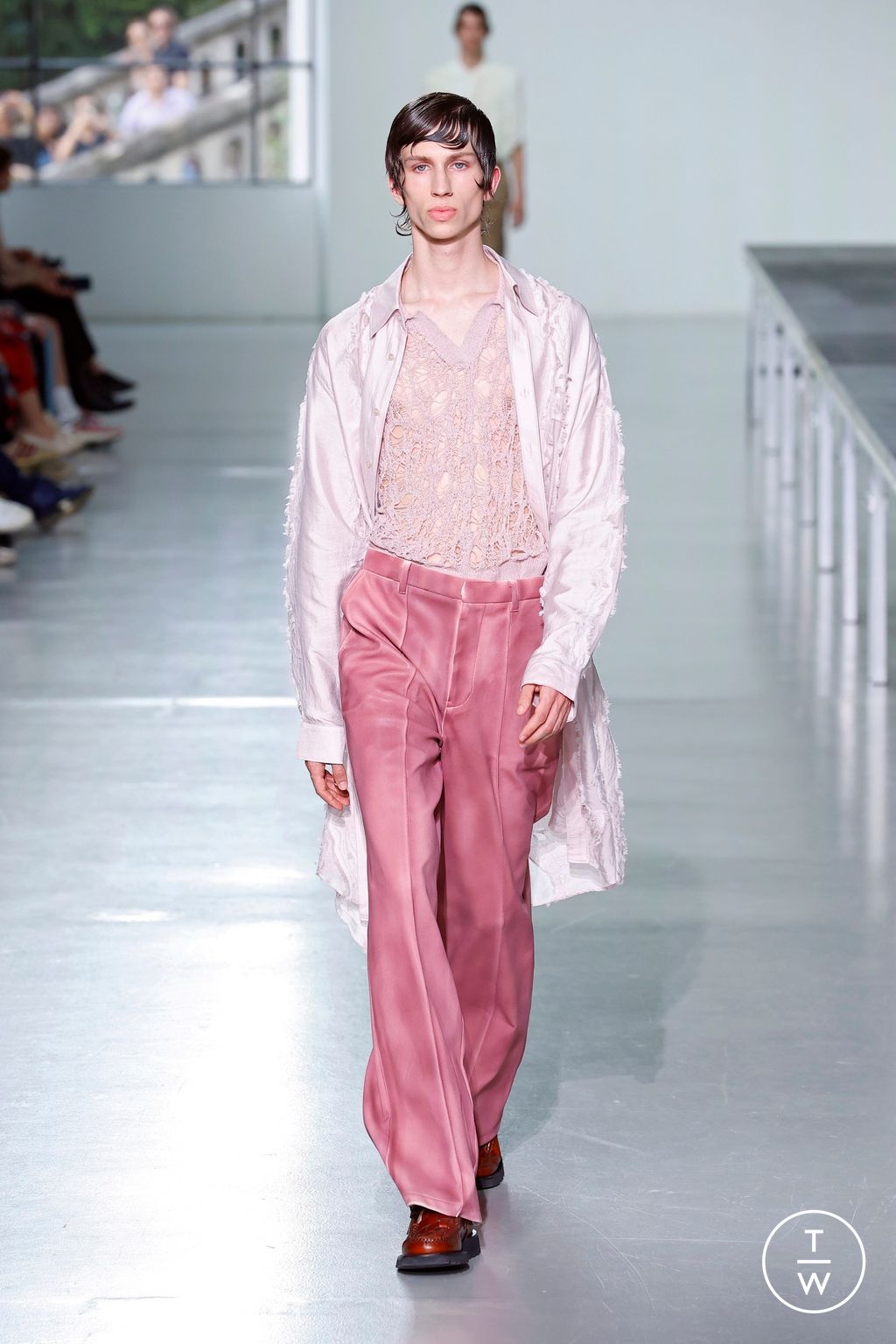 Fashion Week Paris Spring-Summer 2025 look 21 from the TAAKK collection menswear