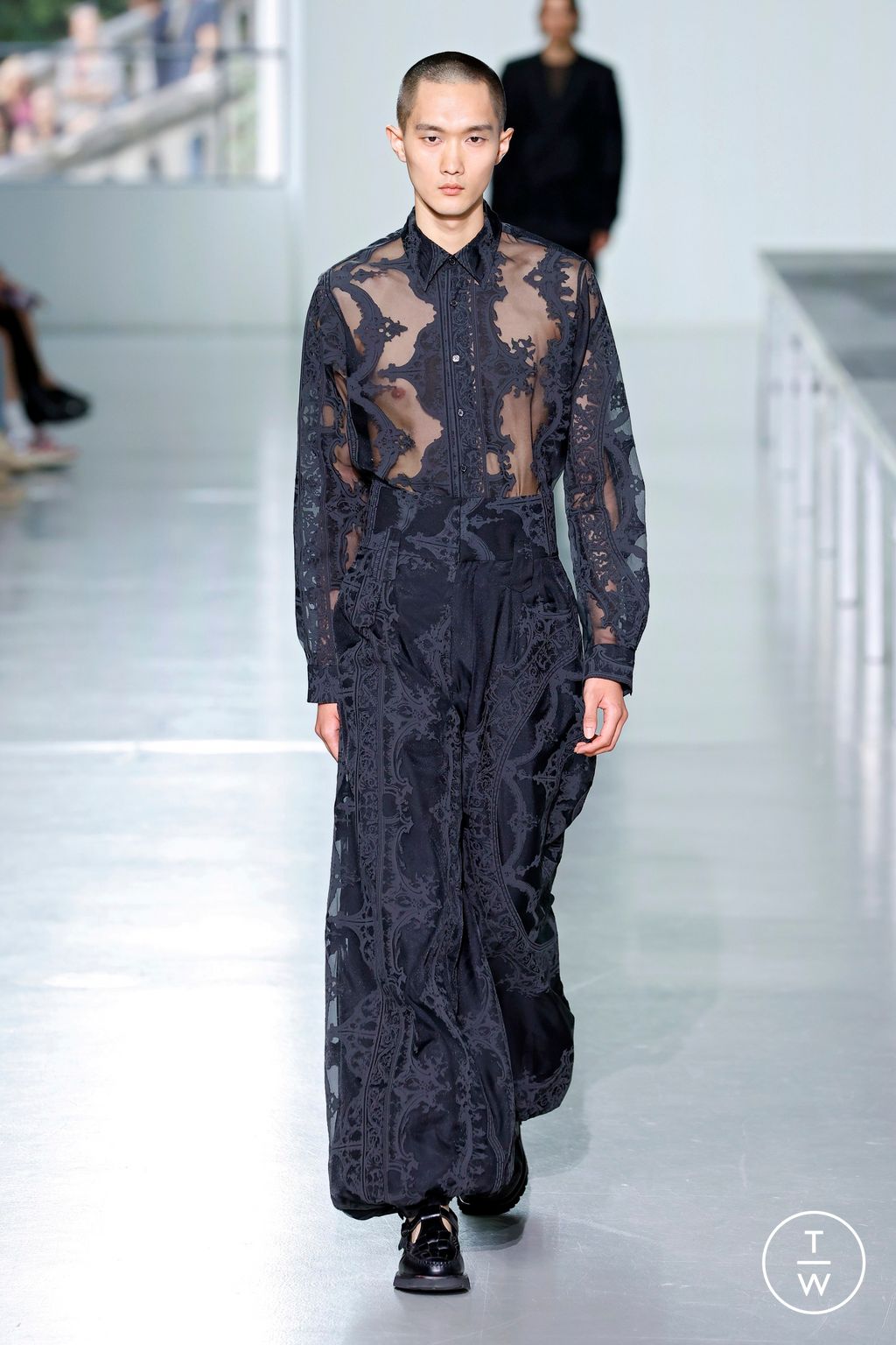 Fashion Week Paris Spring/Summer 2025 look 29 from the TAAKK collection menswear