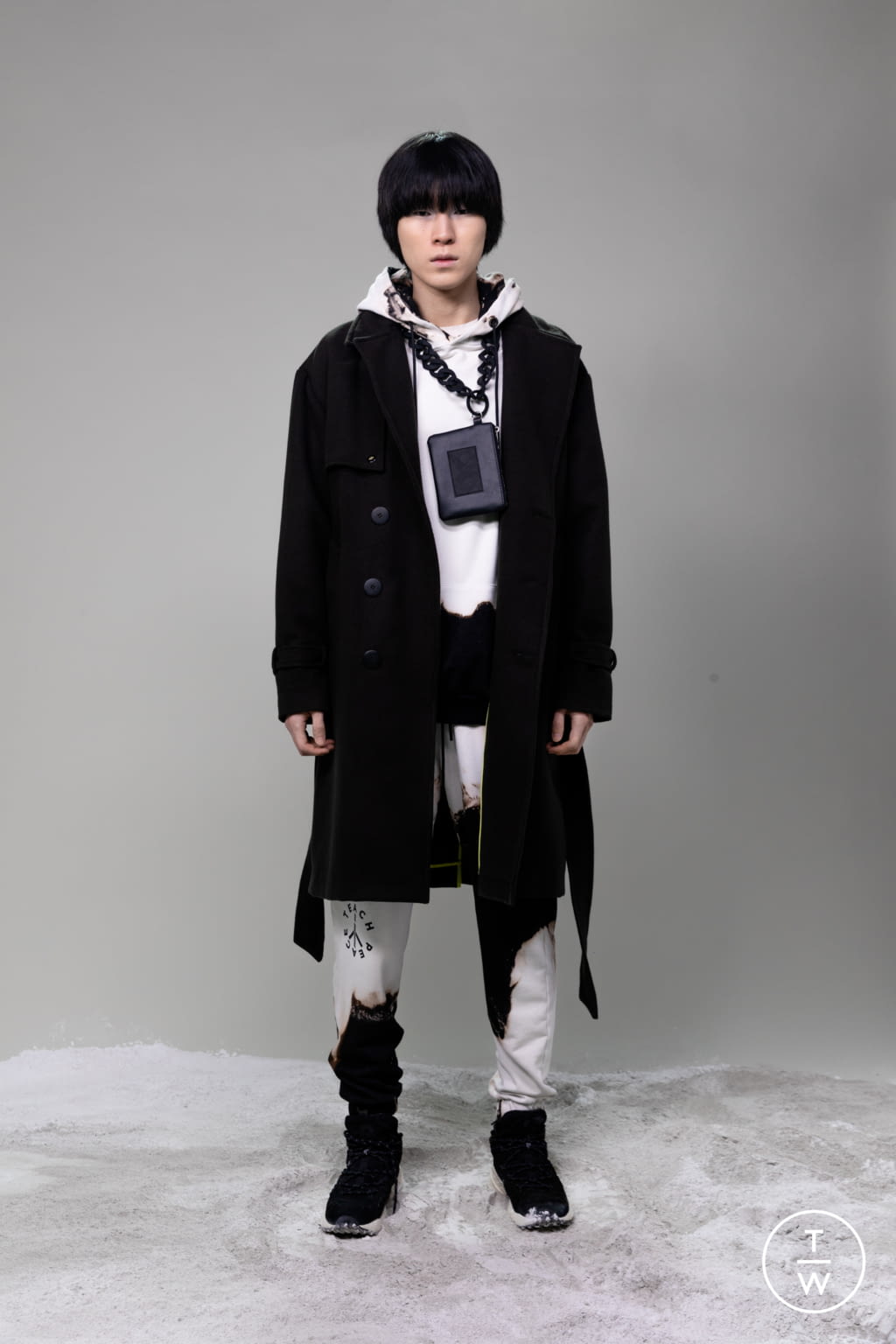 Fashion Week Milan Fall/Winter 2021 look 26 from the Numéro 00 collection 男装