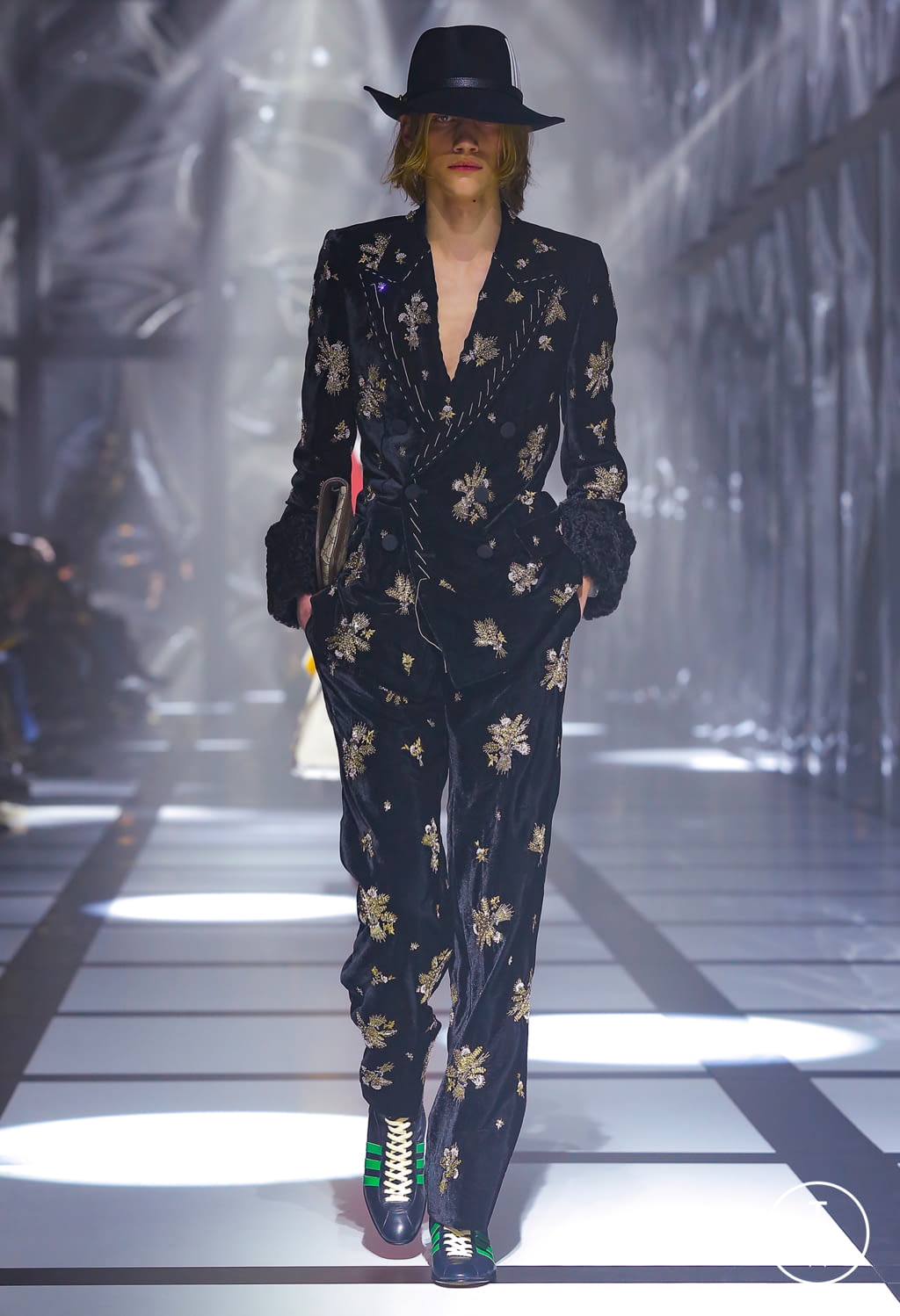 Fashion Week Milan Fall/Winter 2022 look 22 de la collection Gucci womenswear