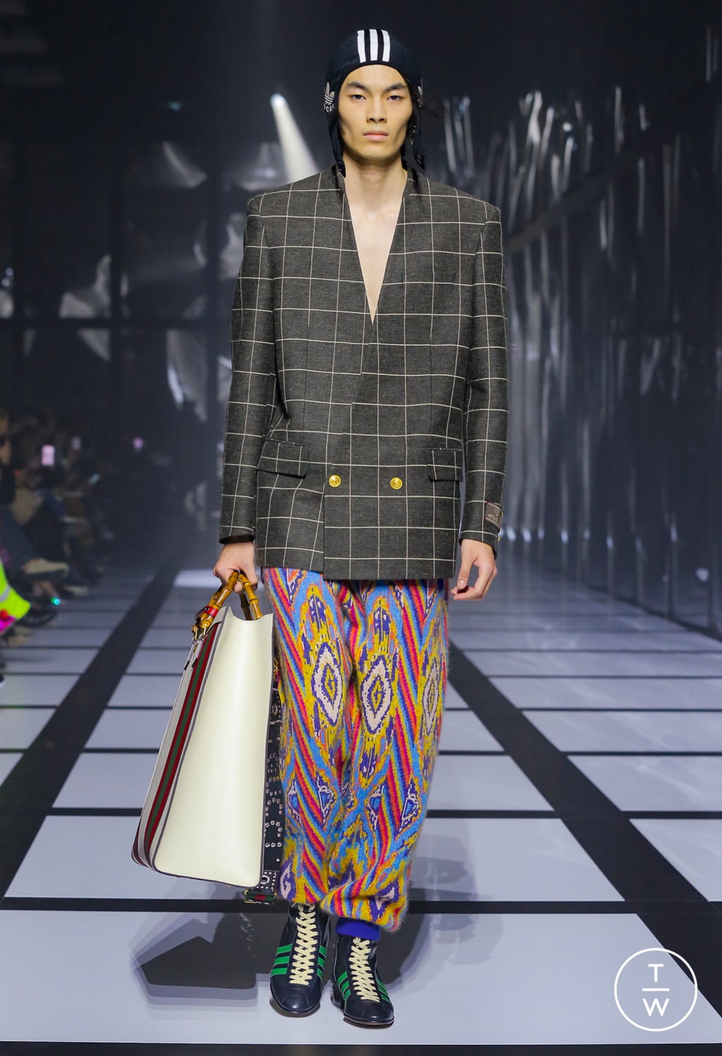 Fashion Week Milan Fall/Winter 2022 look 38 from the Gucci collection womenswear