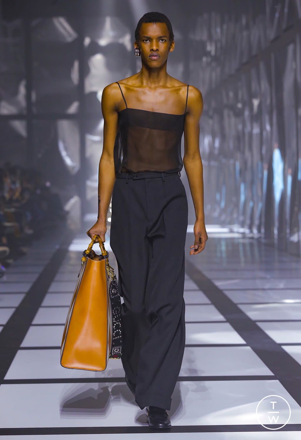 Fashion Week Milan Fall/Winter 2022 look 45 de la collection Gucci womenswear
