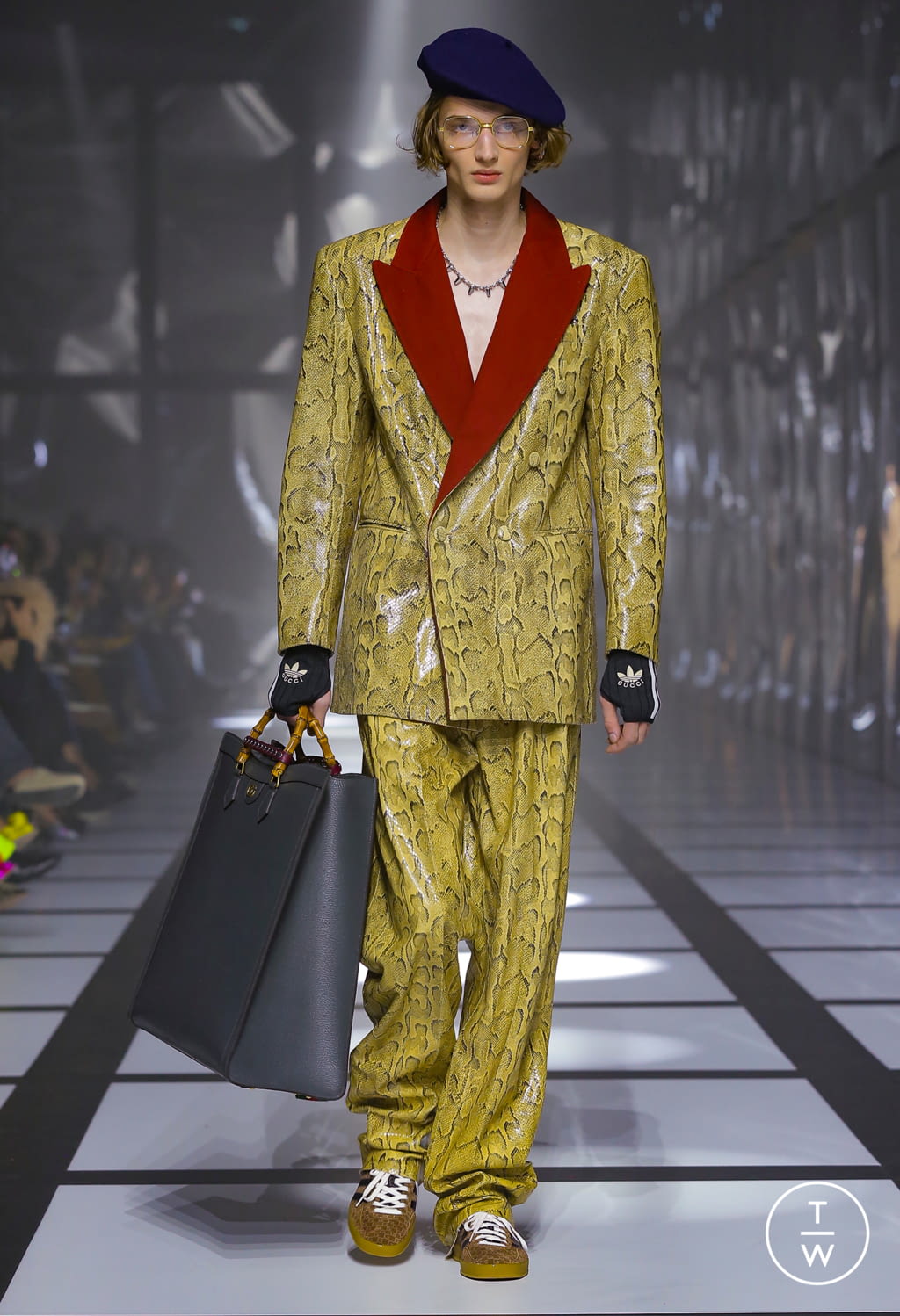 Fashion Week Milan Fall/Winter 2022 look 57 from the Gucci collection womenswear