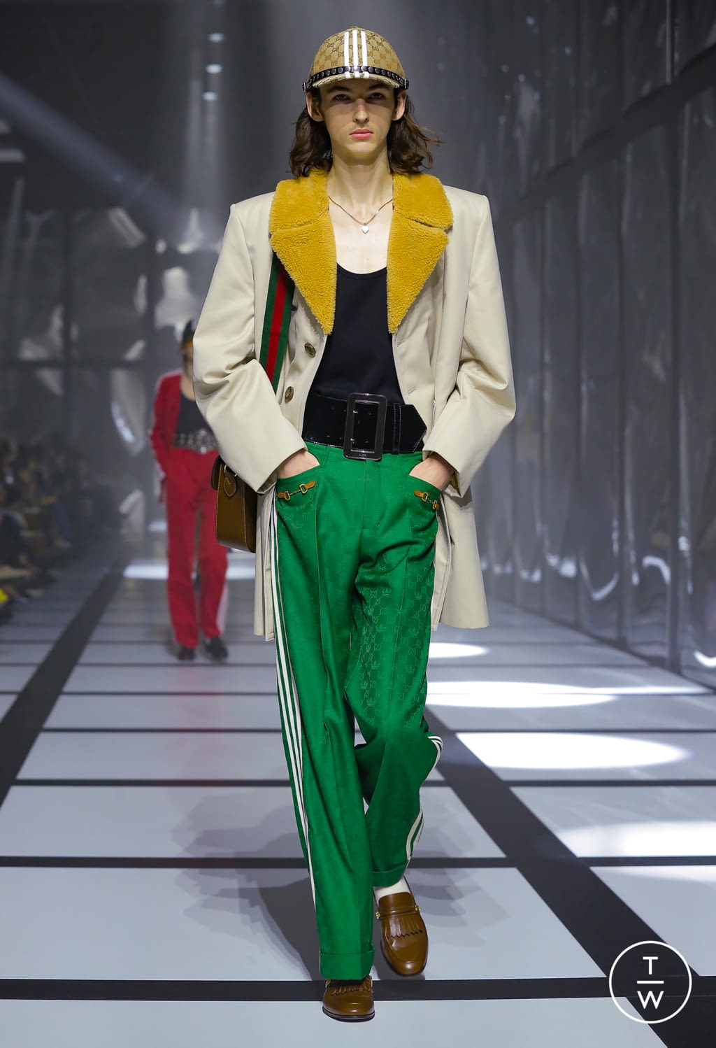 Fashion Week Milan Fall/Winter 2022 look 64 from the Gucci collection womenswear
