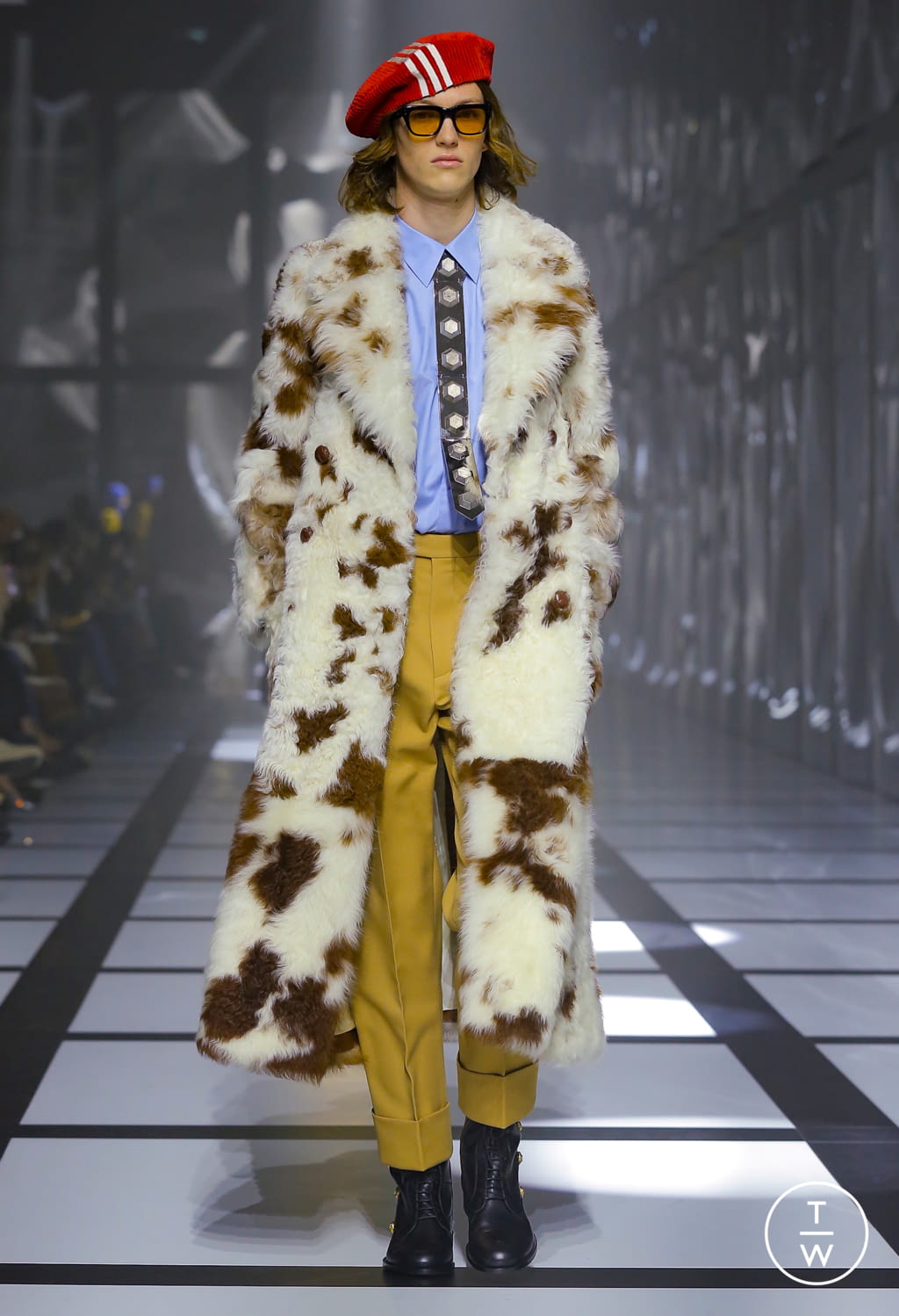 Fashion Week Milan Fall/Winter 2022 look 66 from the Gucci collection womenswear