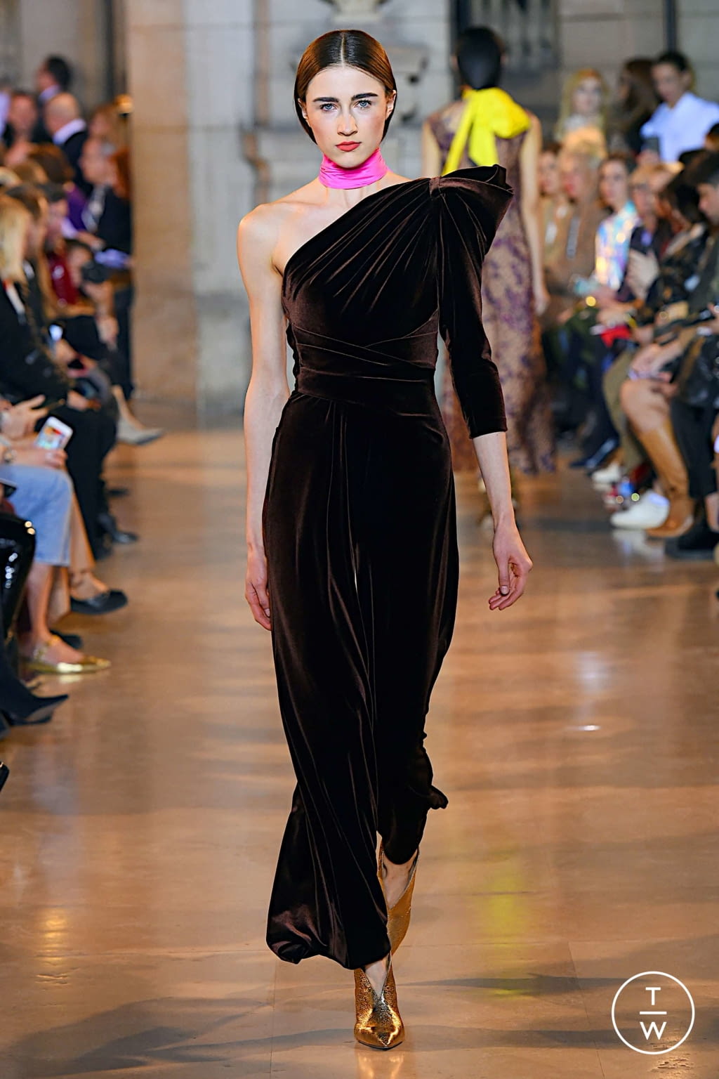 Fashion Week Paris Fall/Winter 2019 look 21 from the Talbot Runhof collection 女装