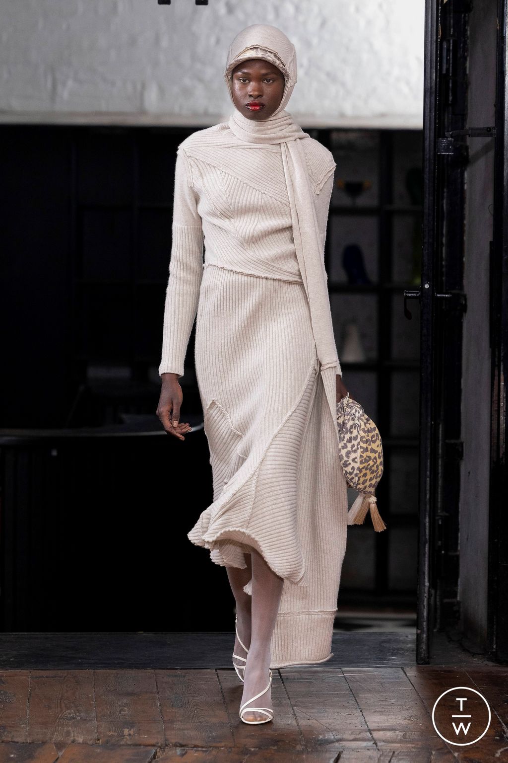 Fashion Week London Fall/Winter 2023 look 9 from the Talia Byre collection 女装