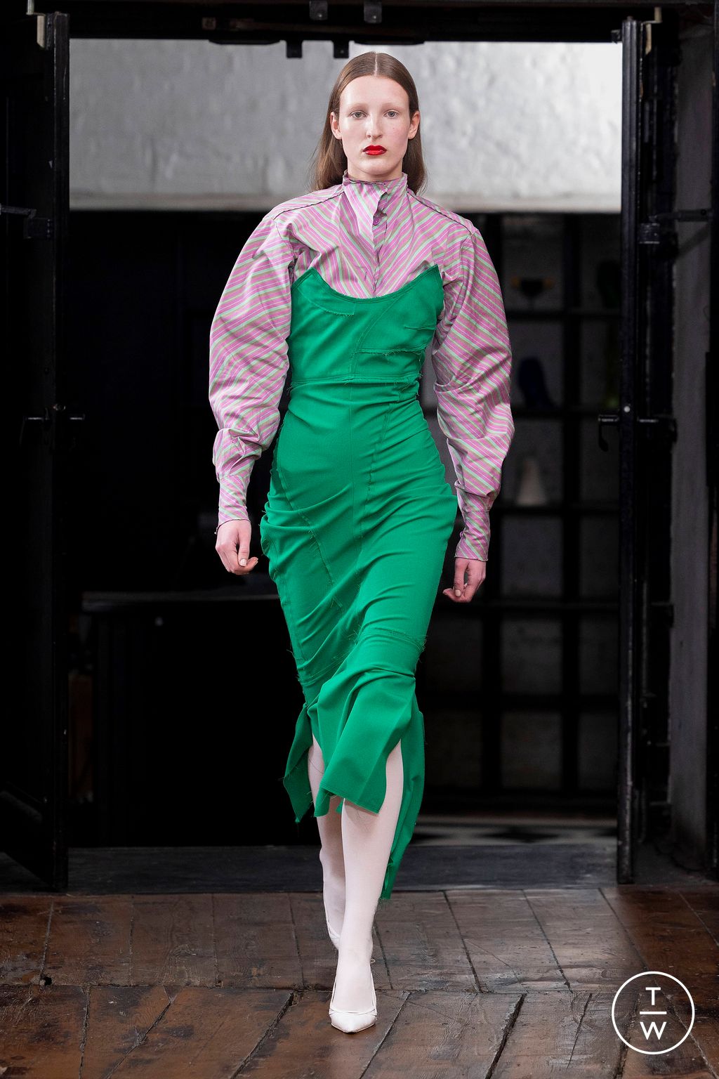 Fashion Week London Fall/Winter 2023 look 24 from the Talia Byre collection 女装