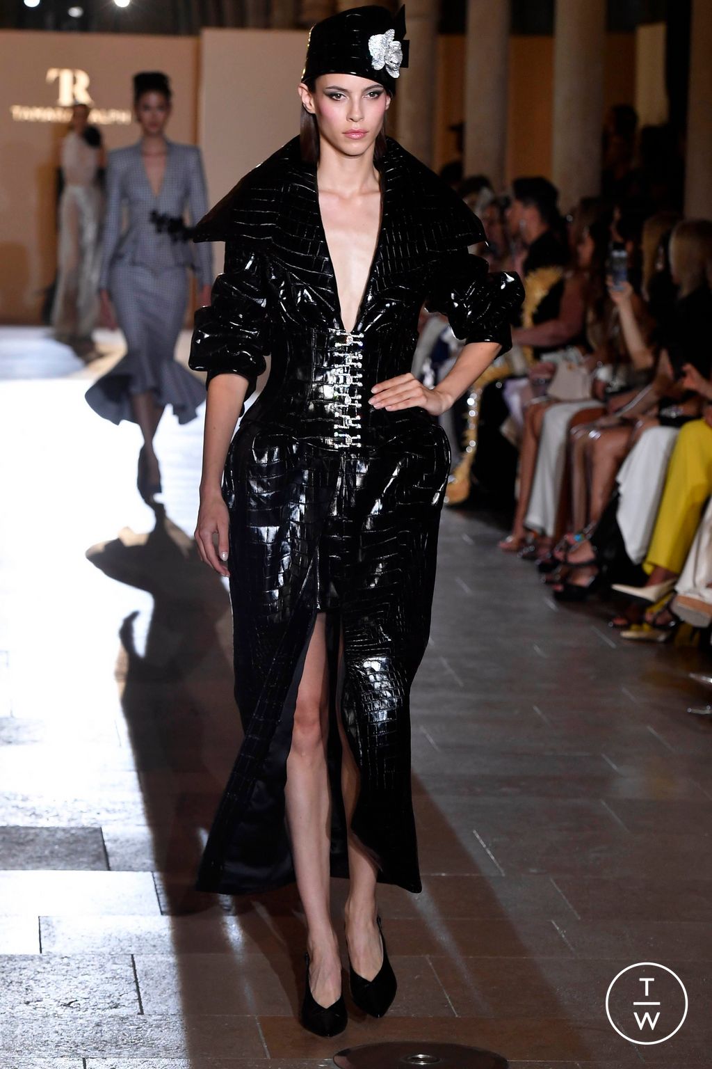 Fashion Week Paris Fall/Winter 2024 look 2 from the Tamara Ralph collection couture