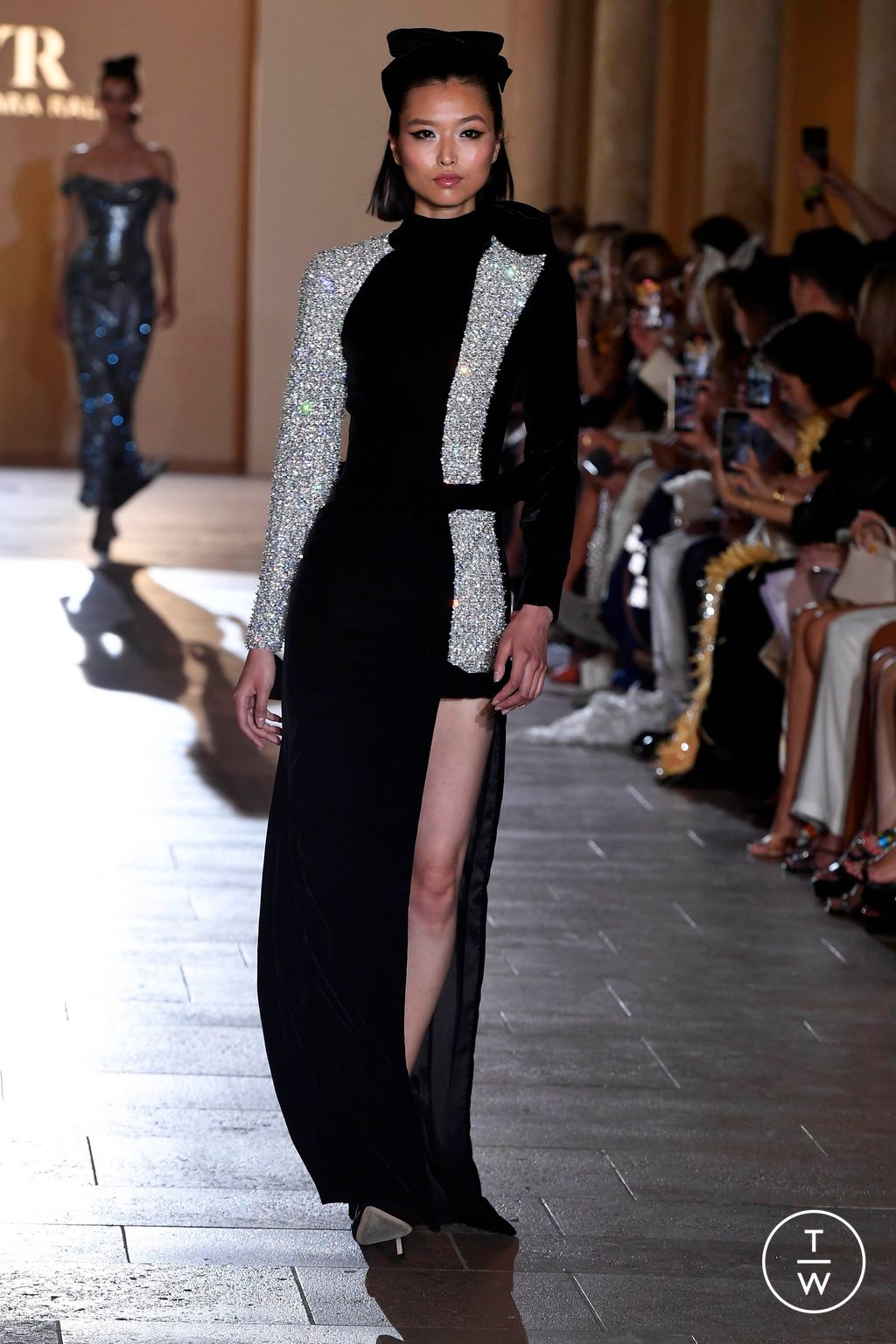 Fashion Week Paris Fall/Winter 2024 look 13 from the Tamara Ralph collection couture