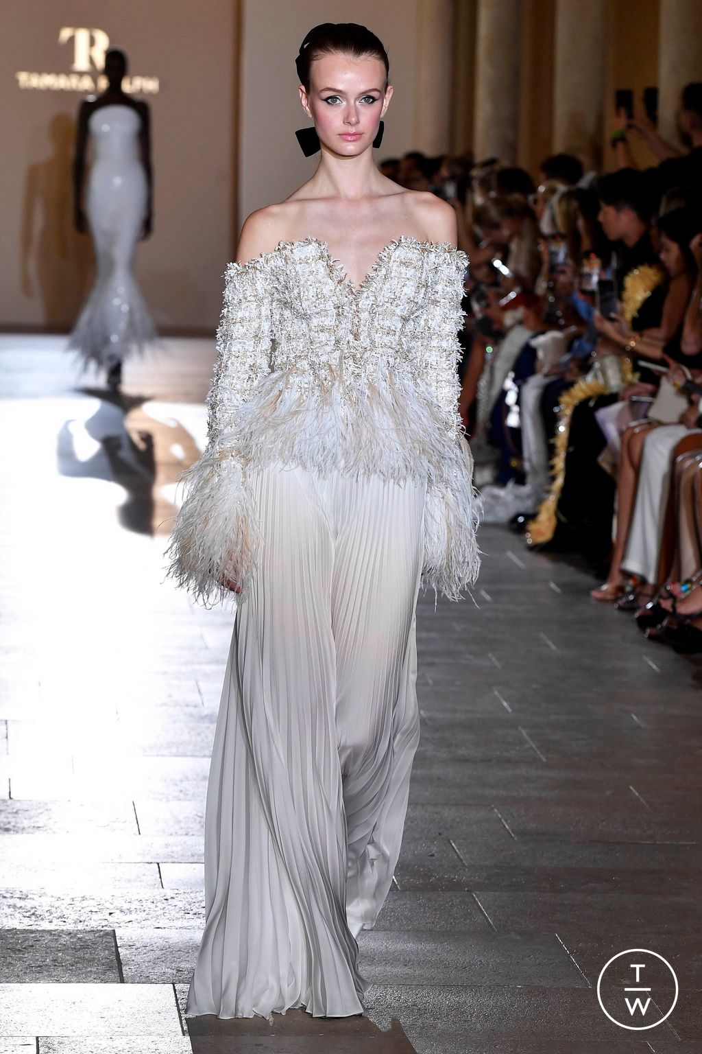 Fashion Week Paris Fall/Winter 2024 look 16 from the Tamara Ralph collection couture