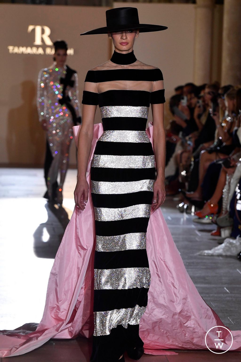 Fashion Week Paris Fall/Winter 2024 look 19 from the Tamara Ralph collection couture