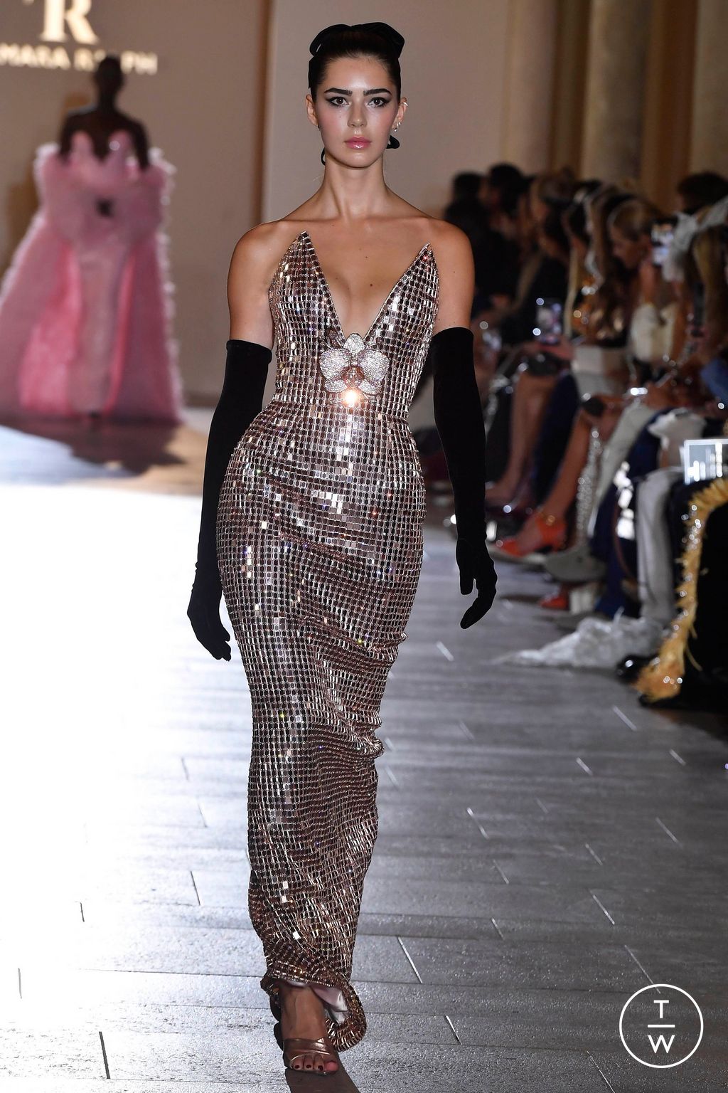 Fashion Week Paris Fall/Winter 2024 look 24 from the Tamara Ralph collection couture