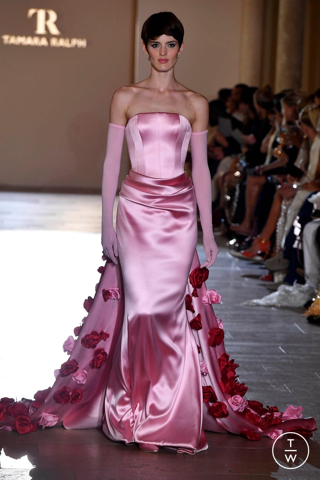Fashion Week Paris Fall/Winter 2024 look 30 from the Tamara Ralph collection couture