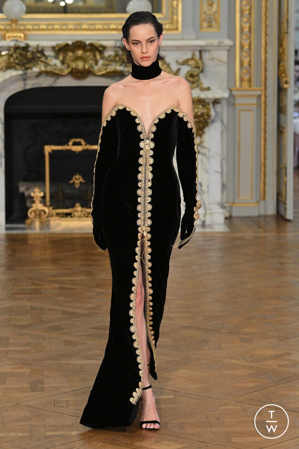 Fashion Week Paris Spring/Summer 2024 look 9 from the Tamara Ralph collection couture