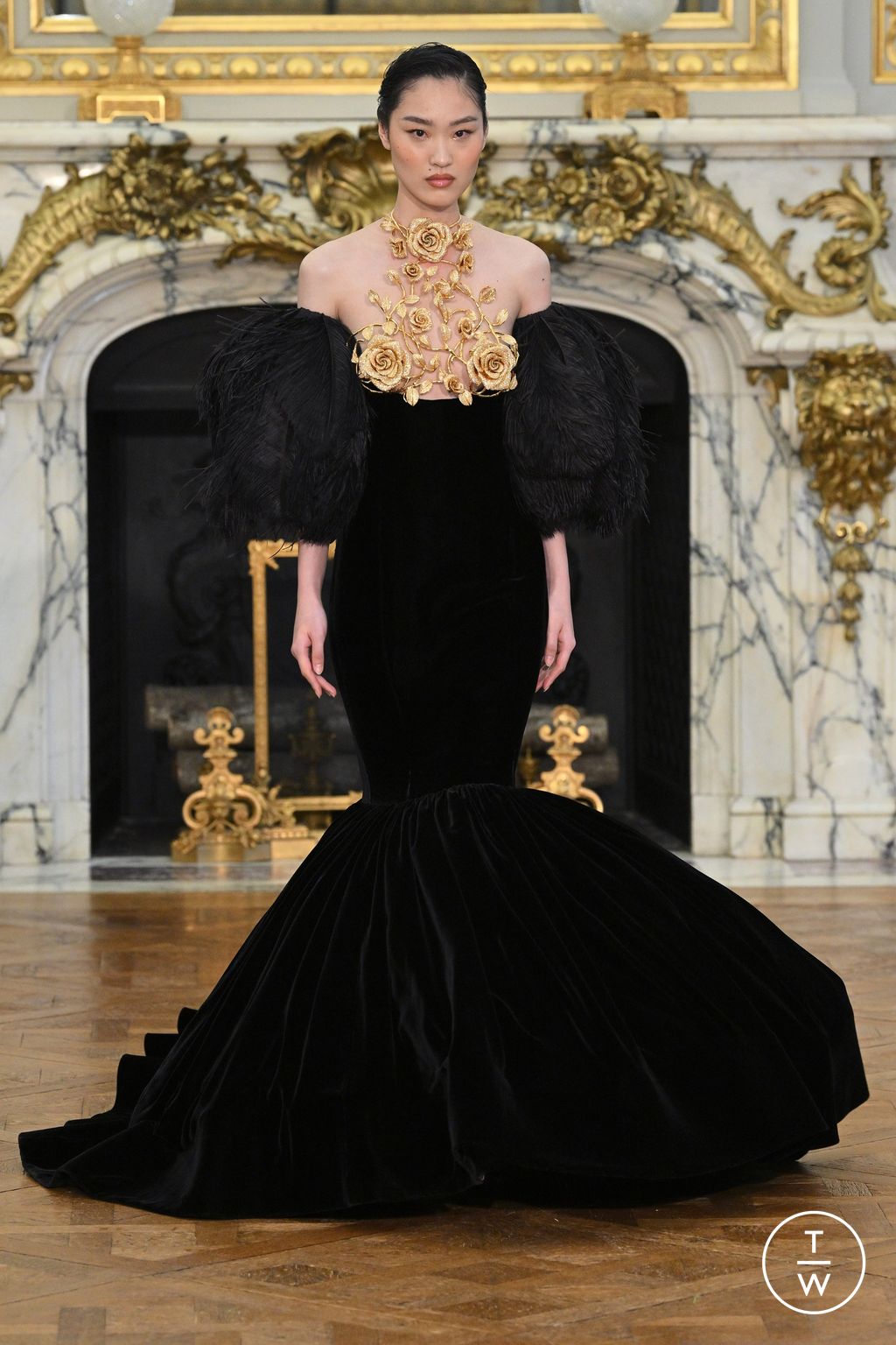 Fashion Week Paris Spring/Summer 2024 look 10 de la collection Tamara Ralph couture