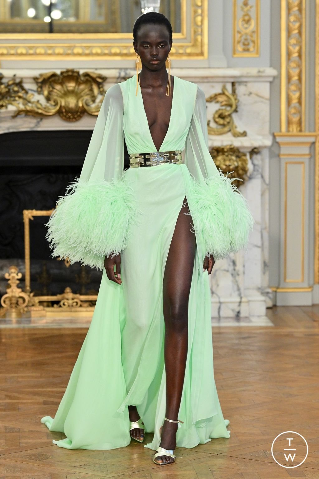 Fashion Week Paris Spring/Summer 2024 look 12 de la collection Tamara Ralph couture