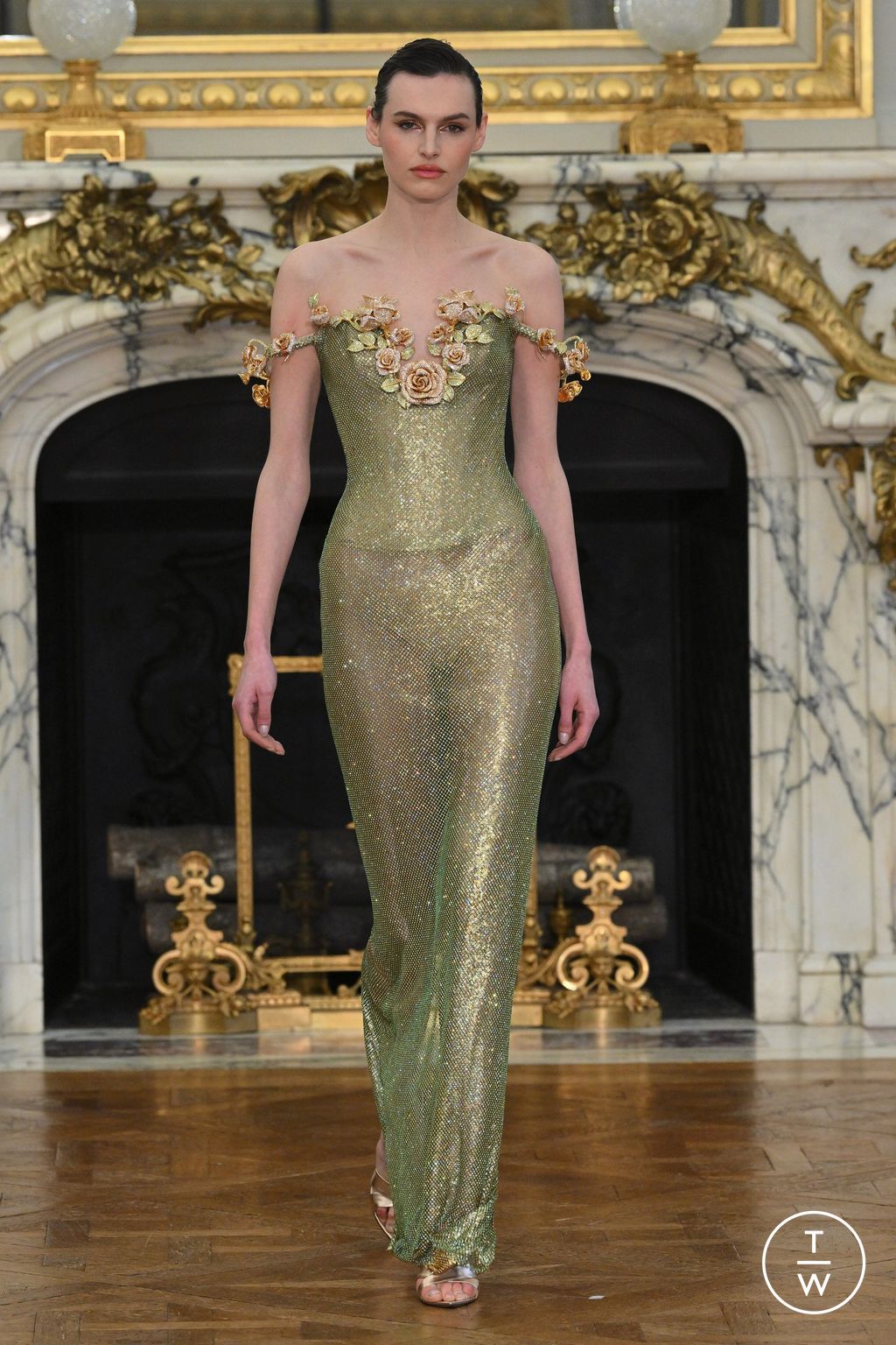 Fashion Week Paris Spring/Summer 2024 look 17 from the Tamara Ralph collection couture