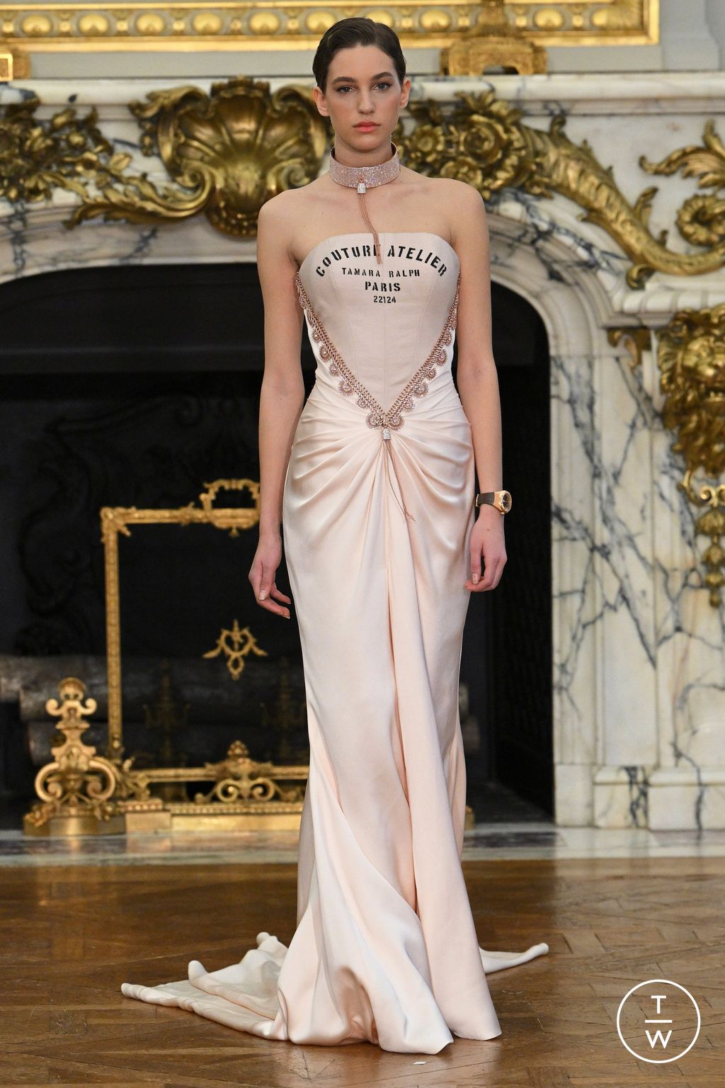 Fashion Week Paris Spring/Summer 2024 look 18 from the Tamara Ralph collection 高级定制