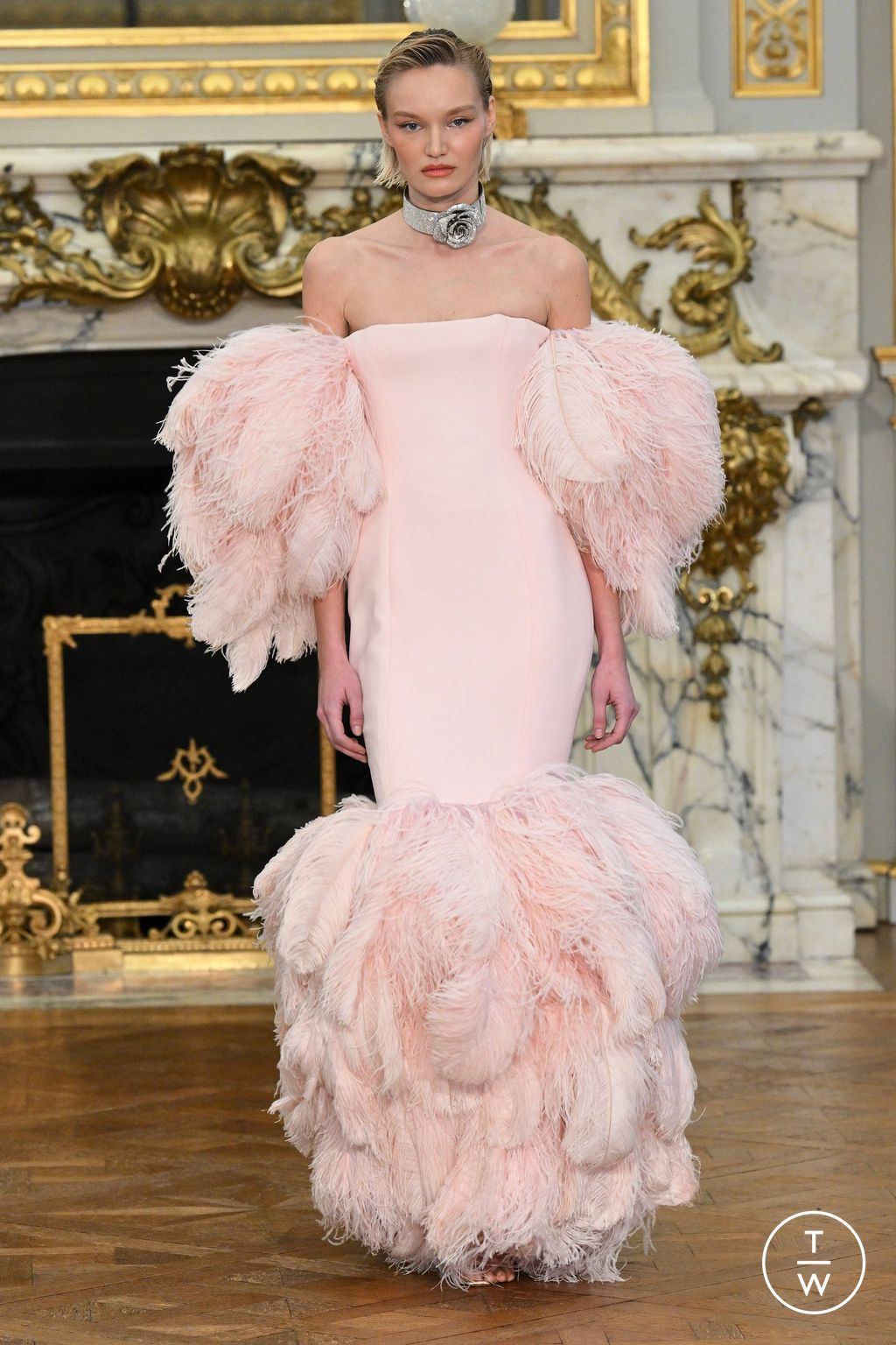 Fashion Week Paris Spring/Summer 2024 look 19 from the Tamara Ralph collection couture
