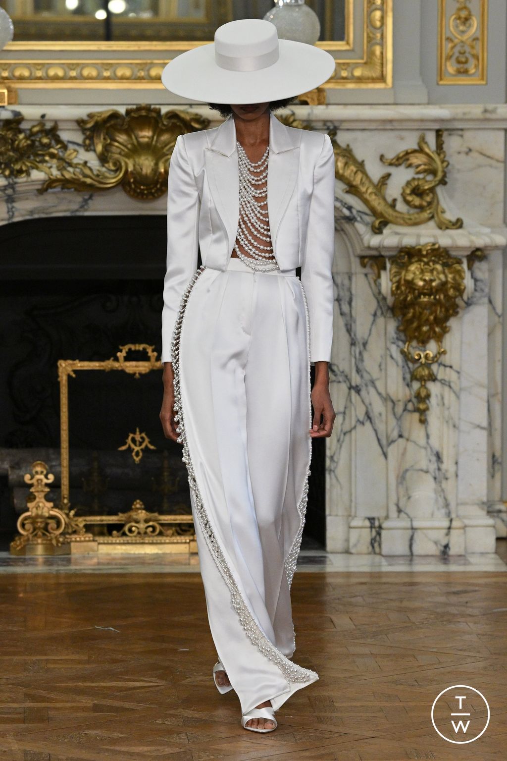 Fashion Week Paris Spring/Summer 2024 look 25 from the Tamara Ralph collection couture
