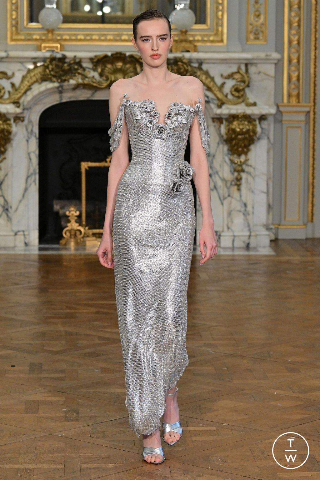Fashion Week Paris Spring/Summer 2024 look 27 from the Tamara Ralph collection couture