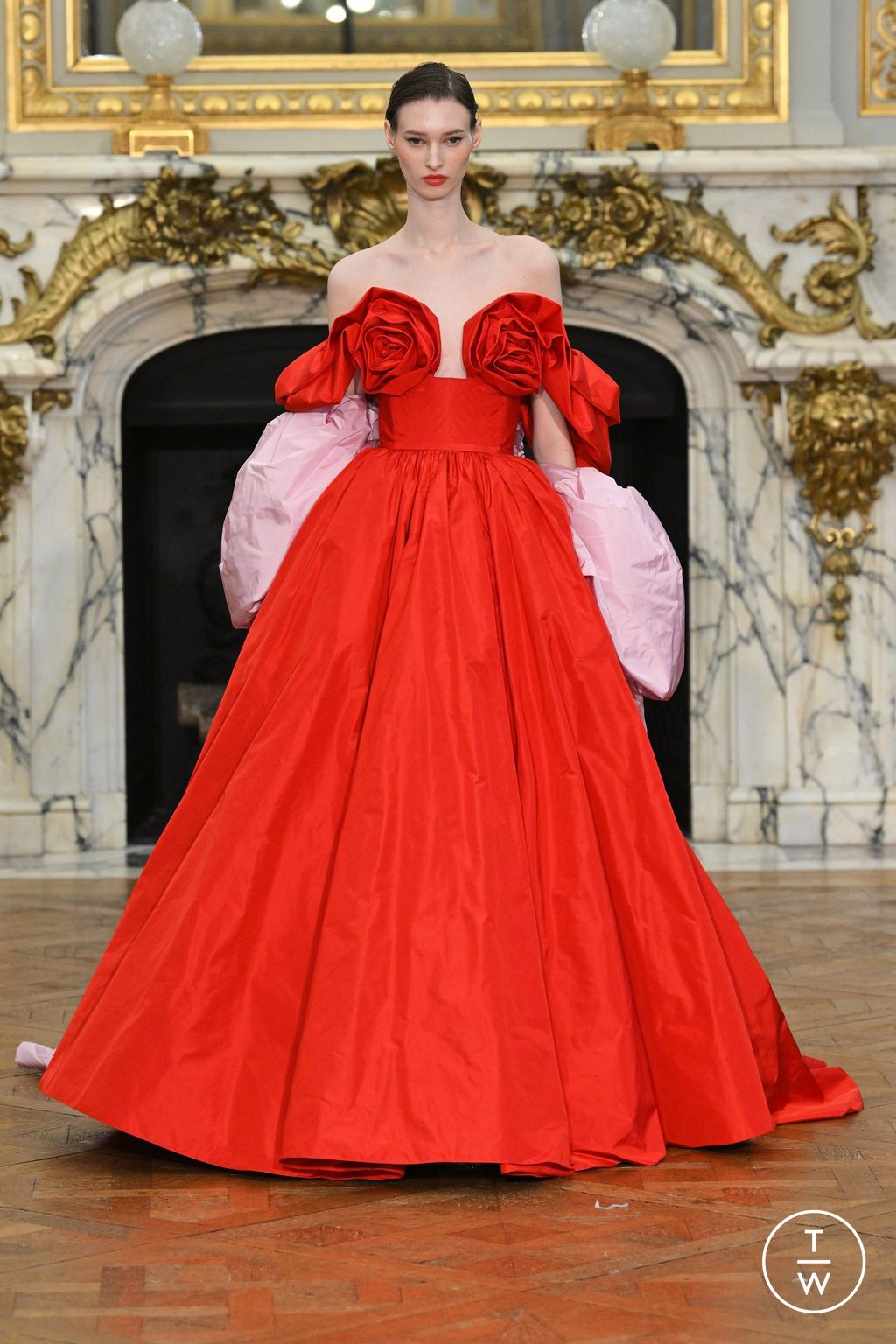 Fashion Week Paris Spring/Summer 2024 look 29 from the Tamara Ralph collection couture