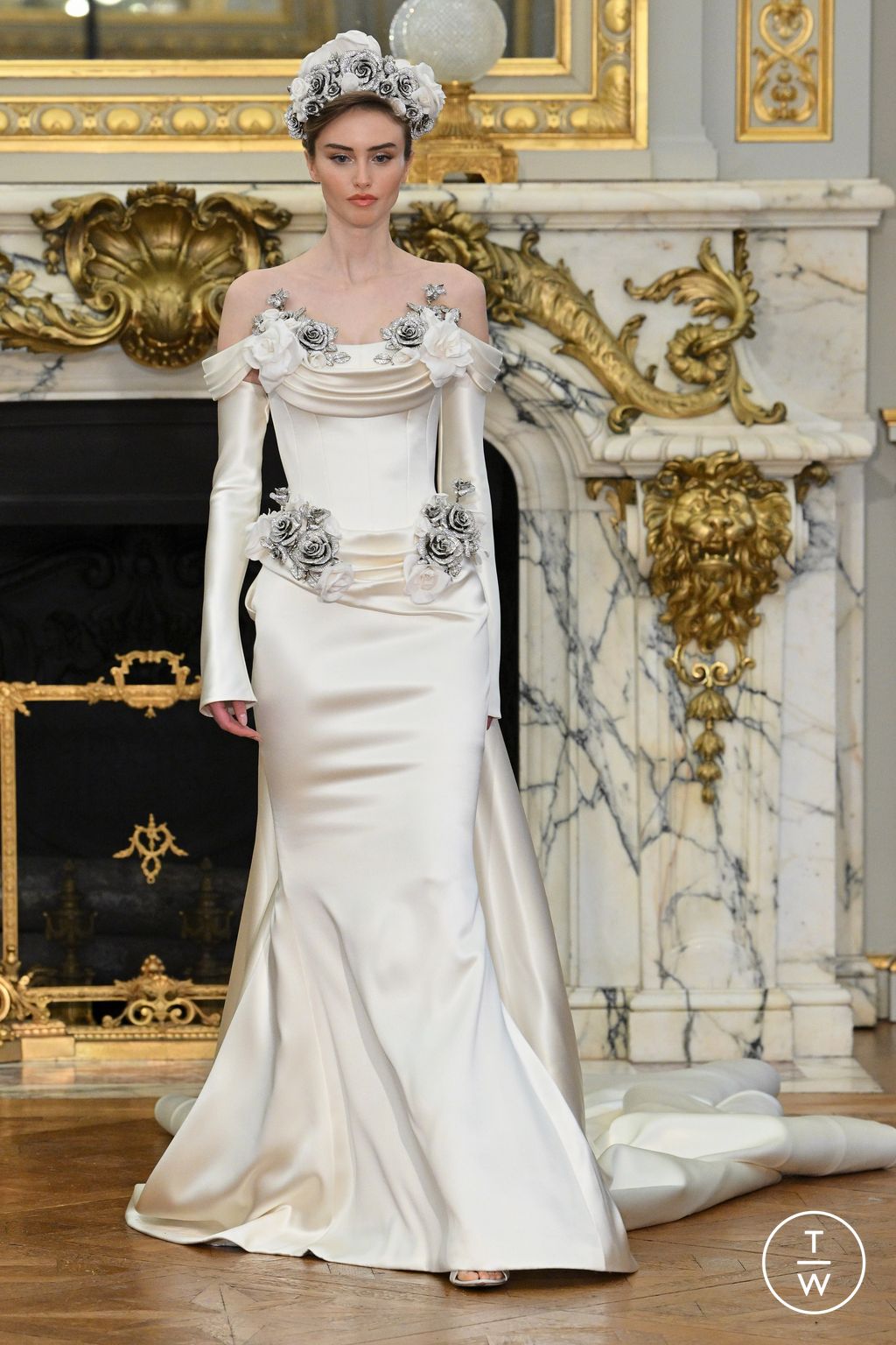 Fashion Week Paris Spring/Summer 2024 look 30 from the Tamara Ralph collection couture
