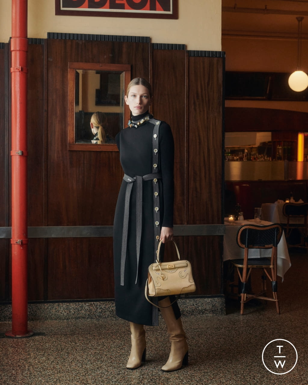 Fashion Week New York Fall/Winter 2021 look 14 from the Tory Burch collection womenswear