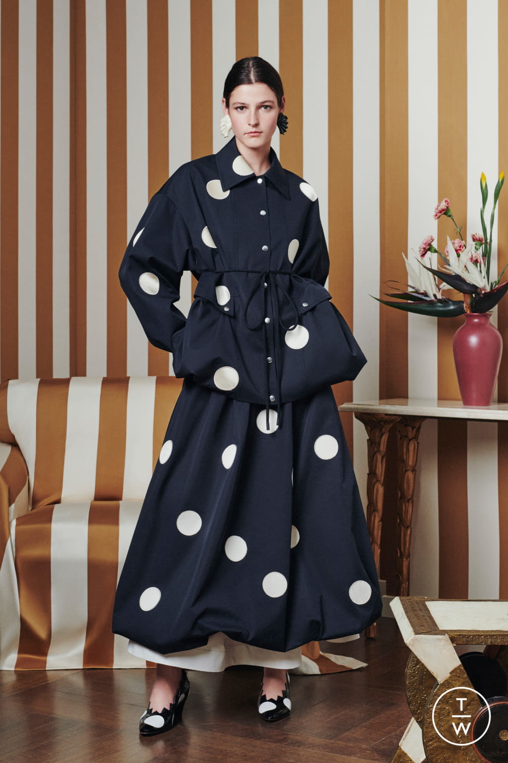 Fashion Week New York Resort 2022 look 1 from the Tory Burch collection womenswear