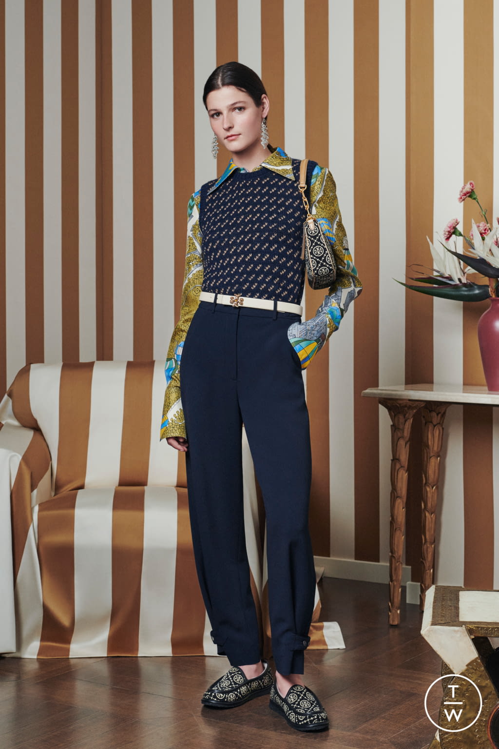Fashion Week New York Resort 2022 look 16 from the Tory Burch collection 女装