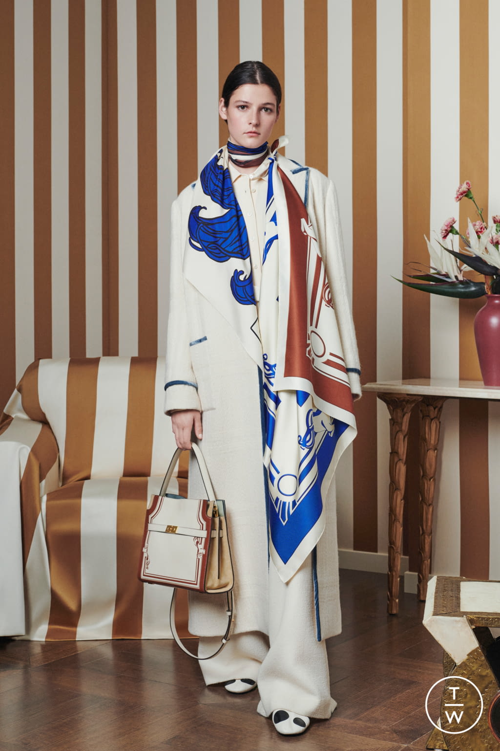 Fashion Week New York Resort 2022 look 17 from the Tory Burch collection 女装