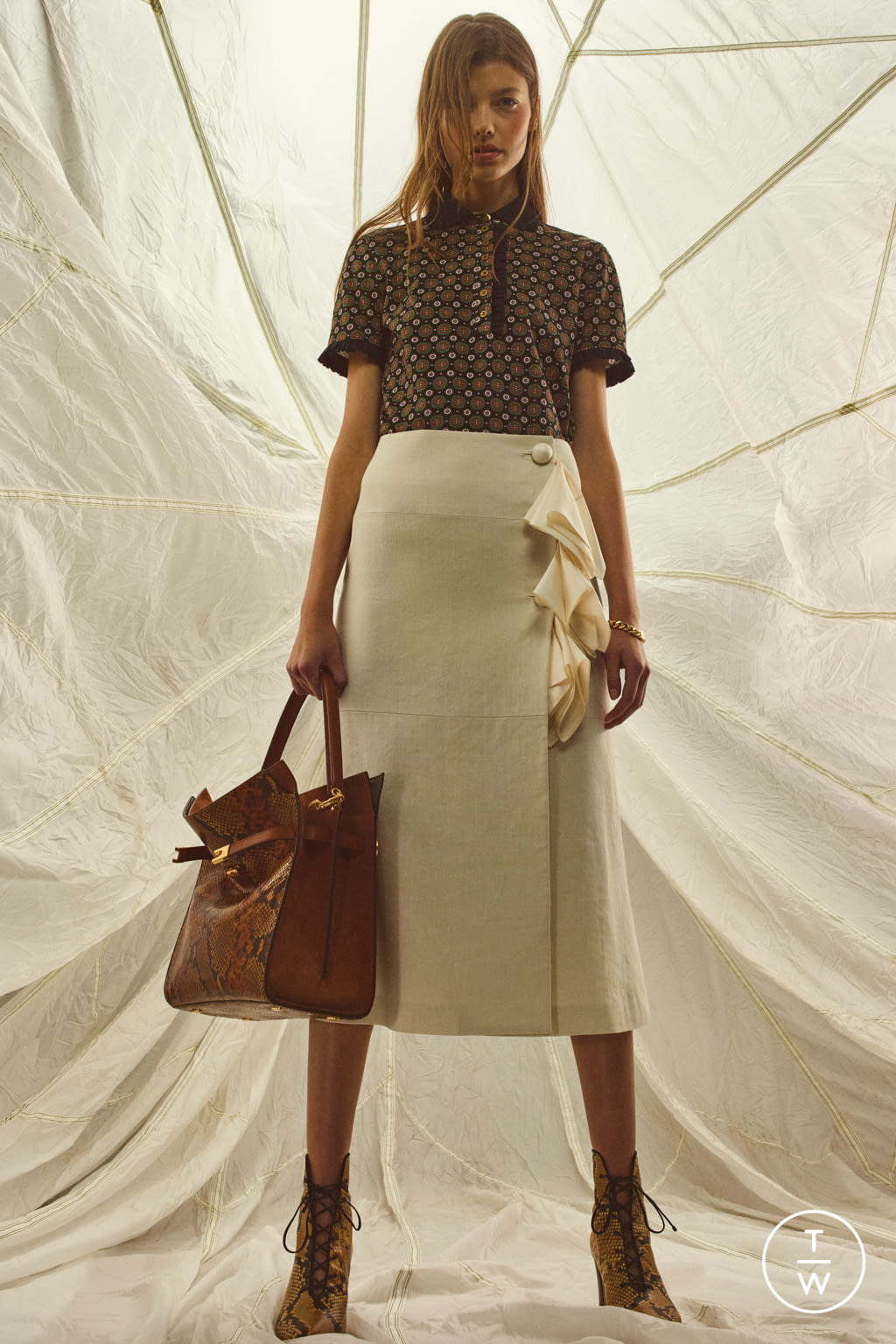 Fashion Week New York Pre-Fall 2020 look 3 from the Tory Burch collection womenswear