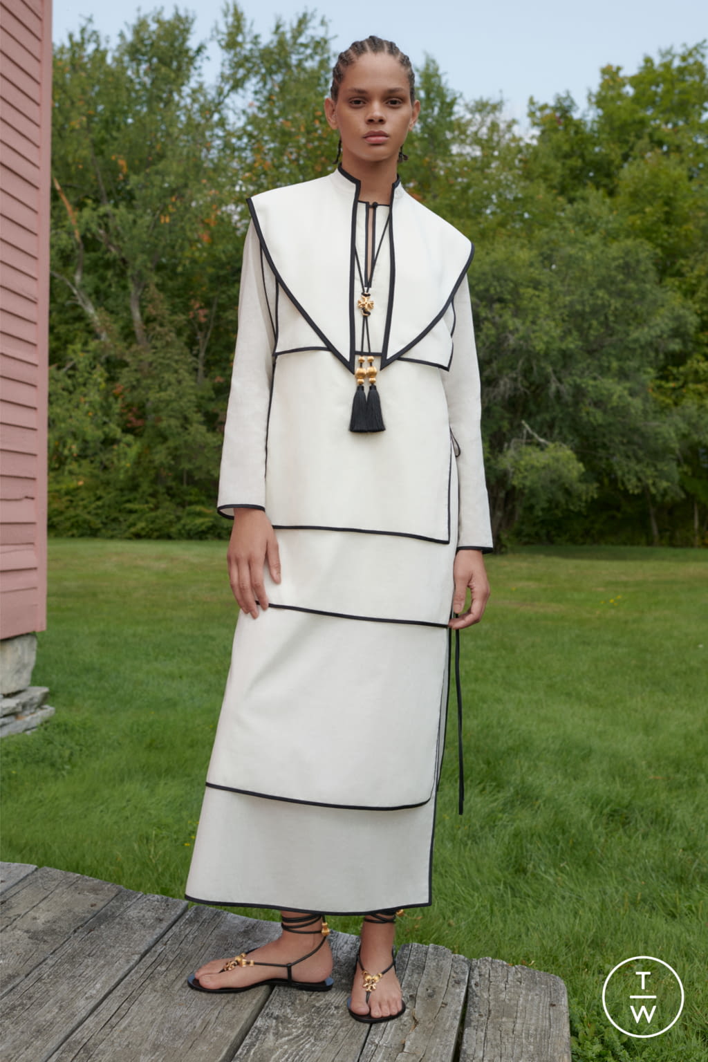 Fashion Week New York Spring/Summer 2021 look 1 from the Tory Burch collection 女装