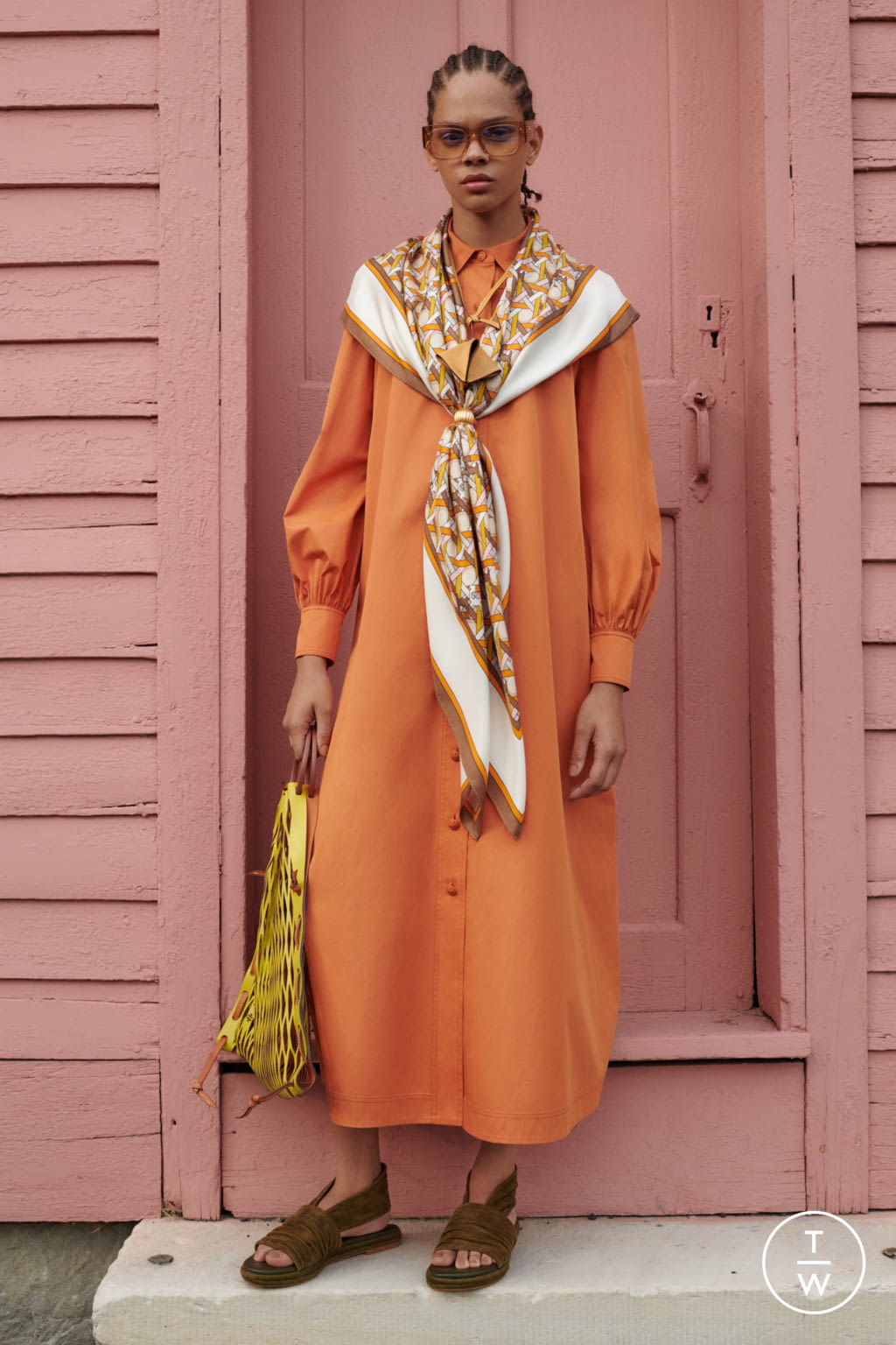 Fashion Week New York Spring/Summer 2021 look 19 from the Tory Burch collection womenswear
