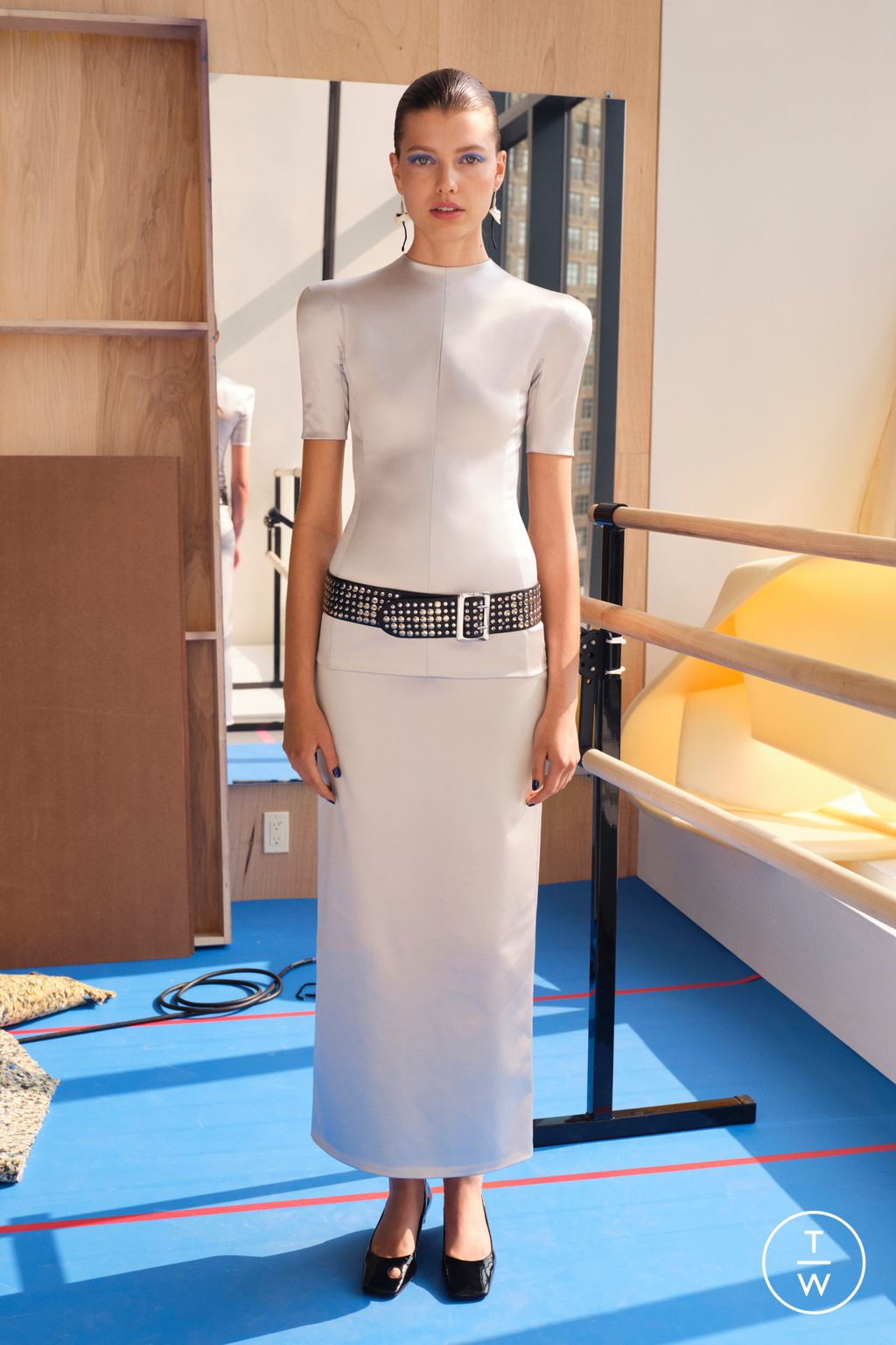 Fashion Week New York Resort 2024 look 2 from the Tory Burch collection 女装