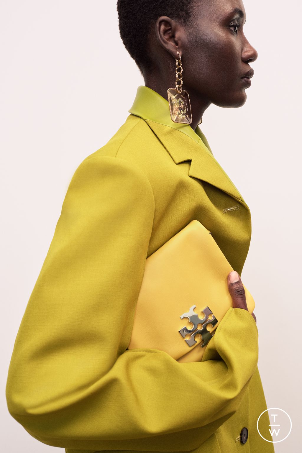Fashion Week New York Resort 2026 look 5 de la collection Tory Burch womenswear accessories