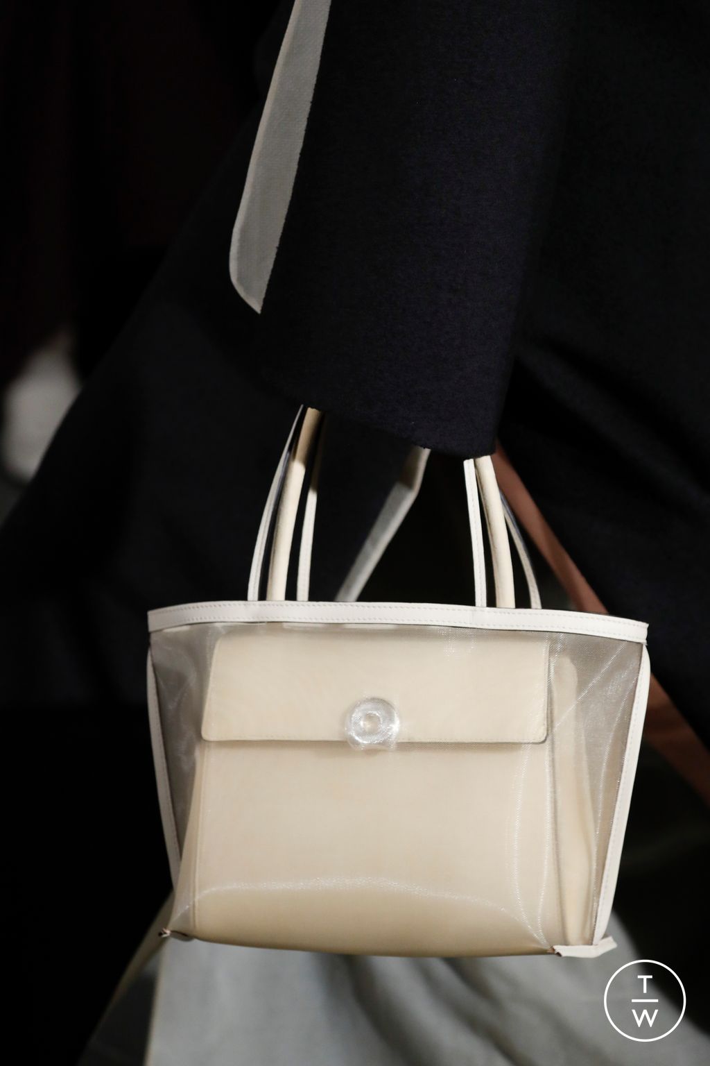 Fashion Week New York Spring/Summer 2024 look 7 from the Tory Burch collection womenswear accessories