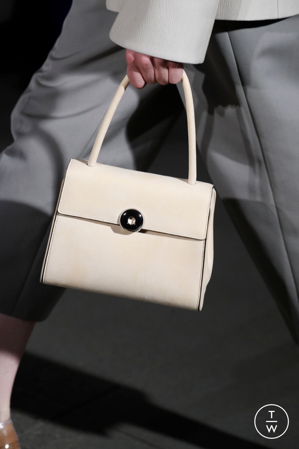 Fashion Week New York Spring/Summer 2024 look 9 from the Tory Burch collection womenswear accessories