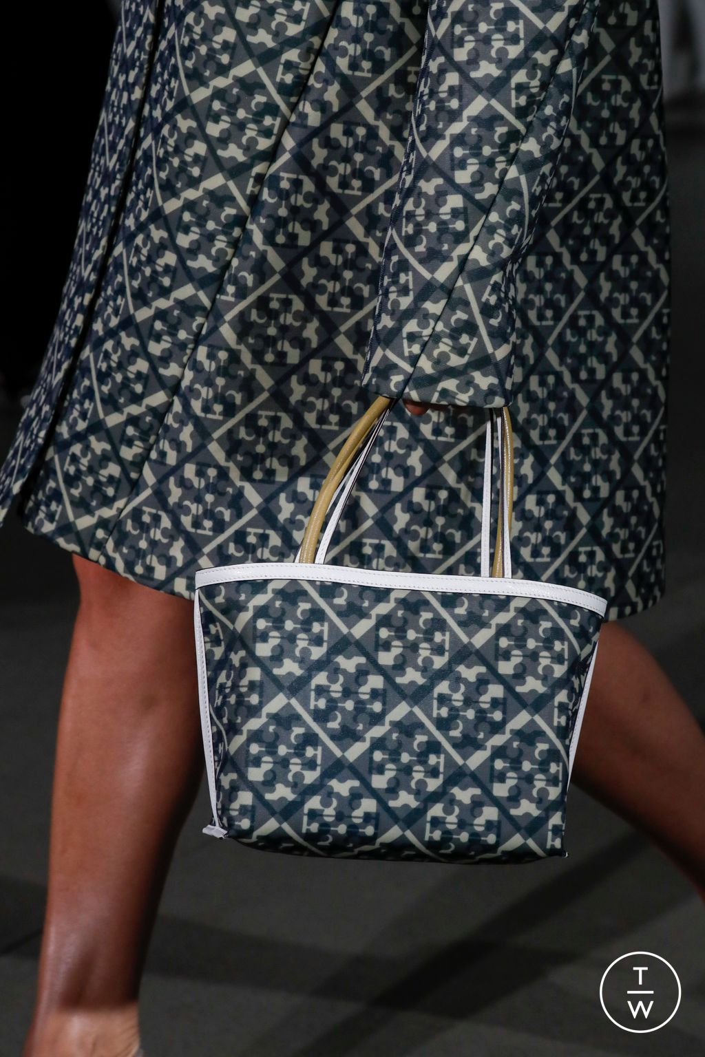 Fashion Week New York Spring/Summer 2024 look 15 from the Tory Burch collection womenswear accessories