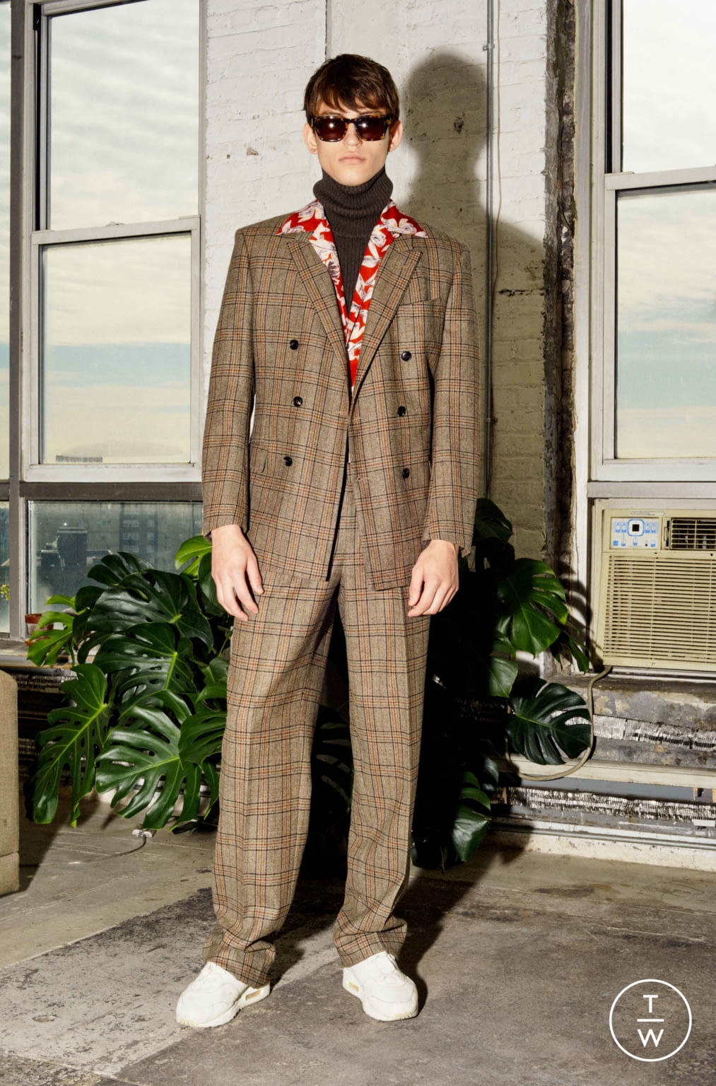 Fashion Week New York Fall/Winter 2021 look 4 from the Teddy Vonranson collection menswear