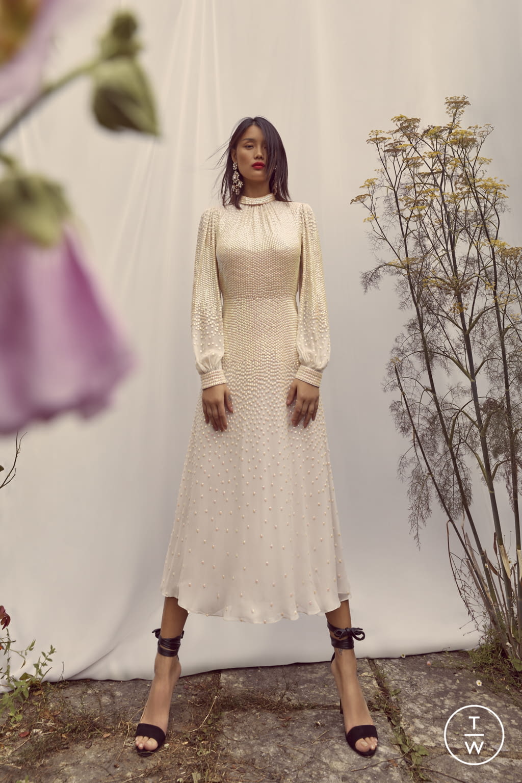 Fashion Week London Spring/Summer 2022 look 21 from the Temperley London collection womenswear
