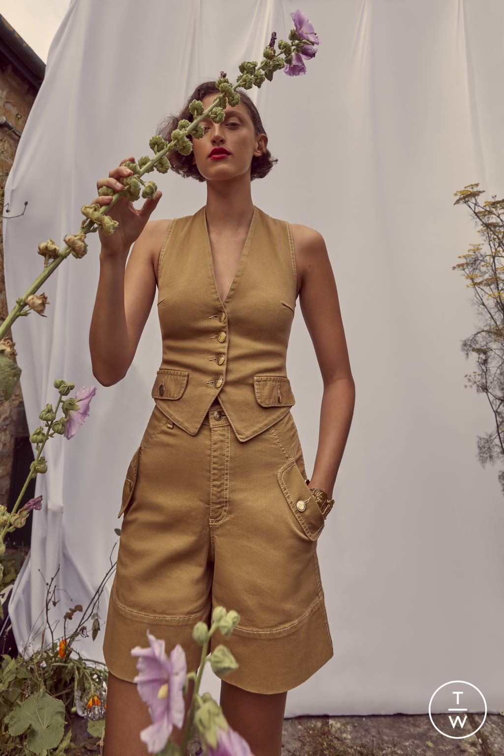 Fashion Week London Spring/Summer 2022 look 28 from the Temperley London collection womenswear