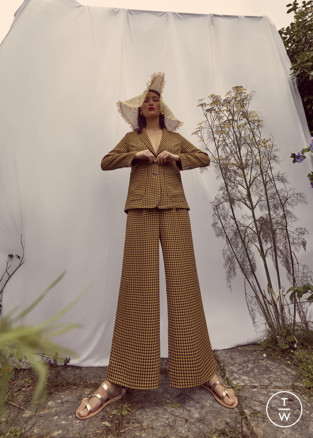 Fashion Week London Spring/Summer 2022 look 31 from the Temperley London collection womenswear