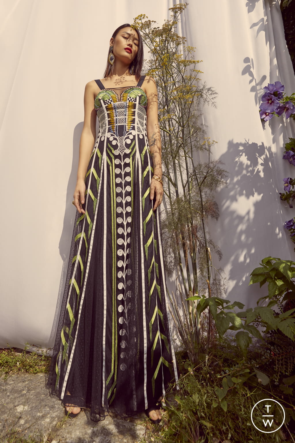 Fashion Week London Spring/Summer 2022 look 3 from the Temperley London collection womenswear