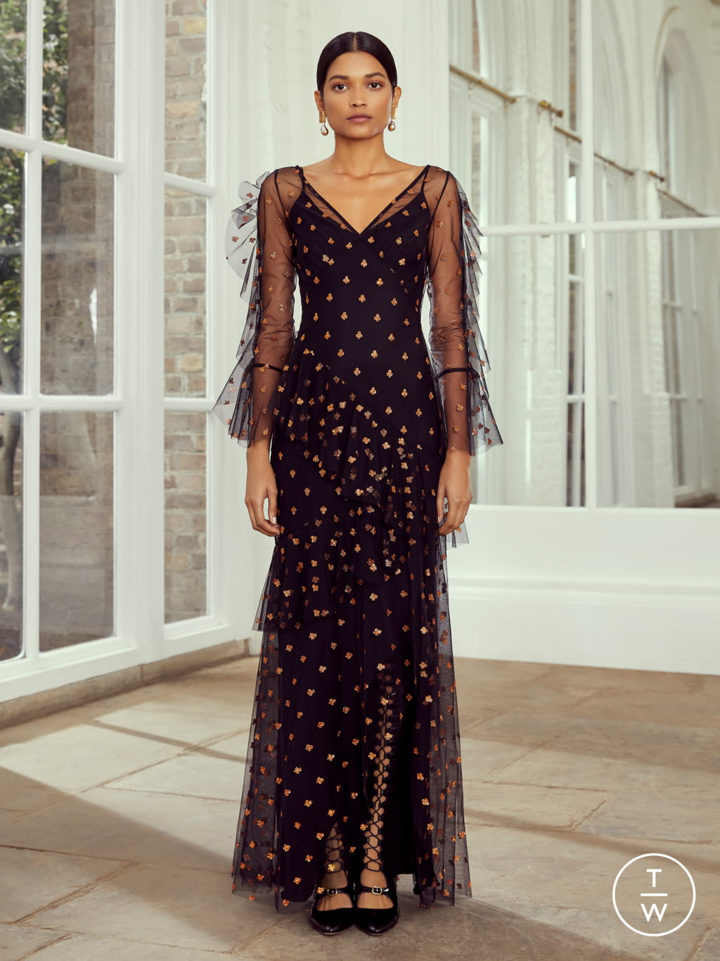 Fashion Week London Resort 2020 look 39 from the Temperley London collection 女装