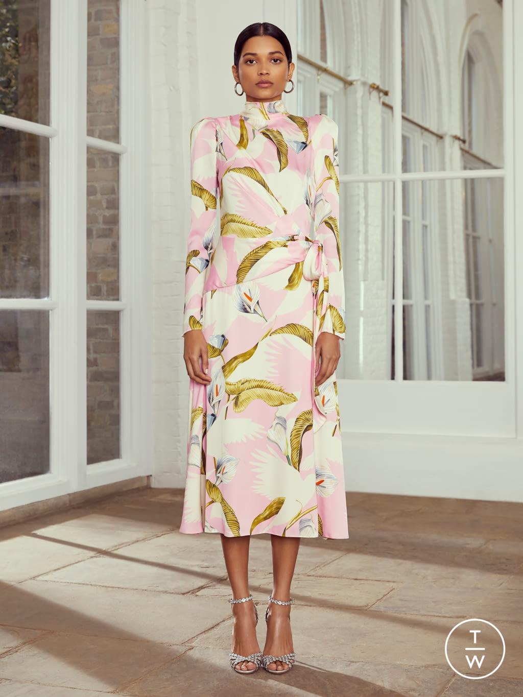 Fashion Week London Resort 2020 look 4 from the Temperley London collection 女装