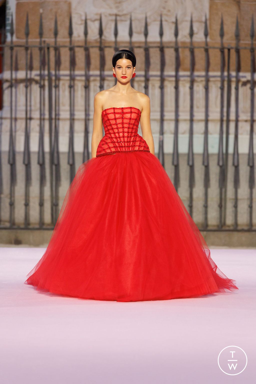 Fashion Week New York Spring/Summer 2026 look 10 from the Carolina Herrera collection womenswear